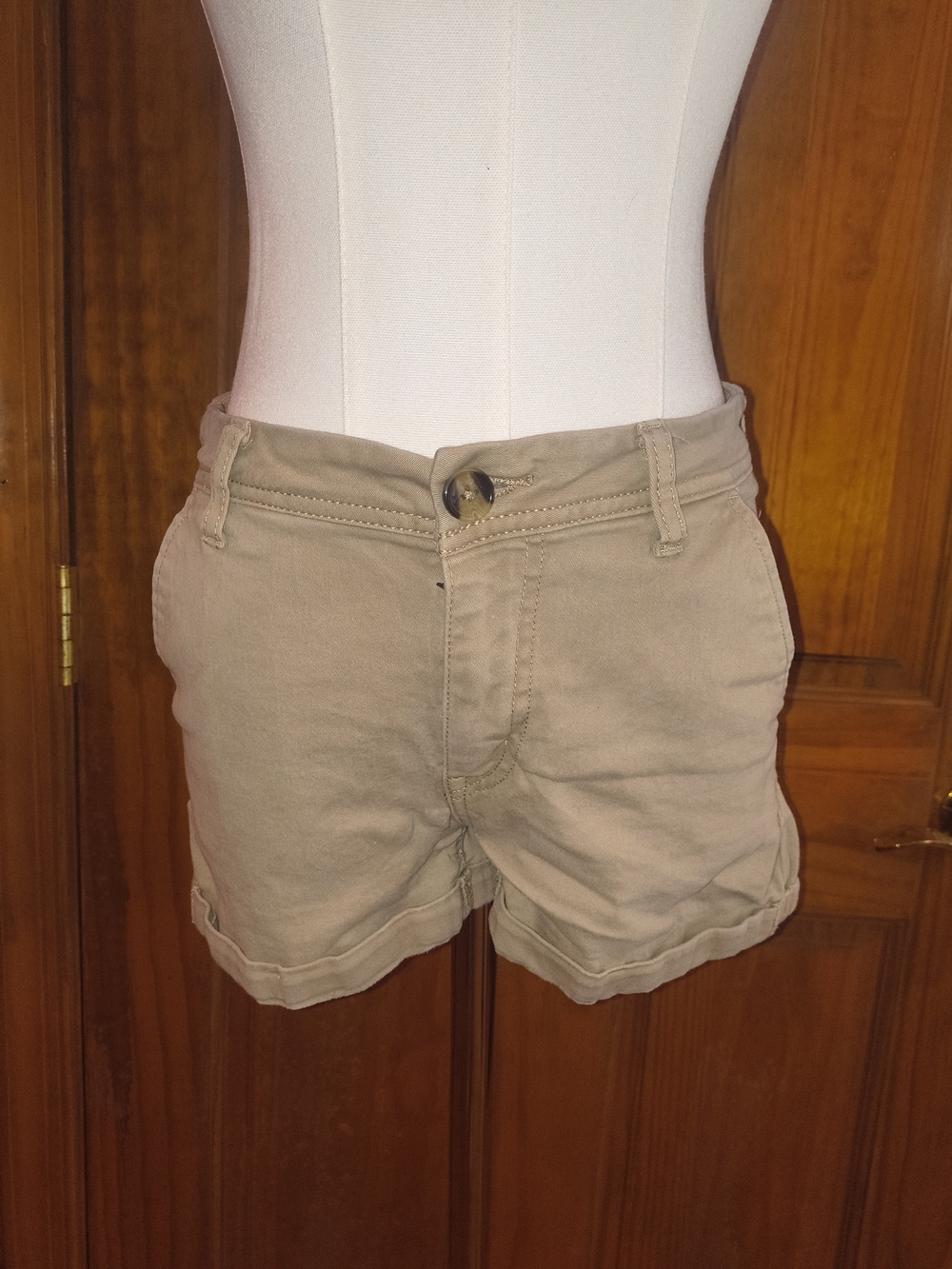 Guess Women’s Shorts in Khaki